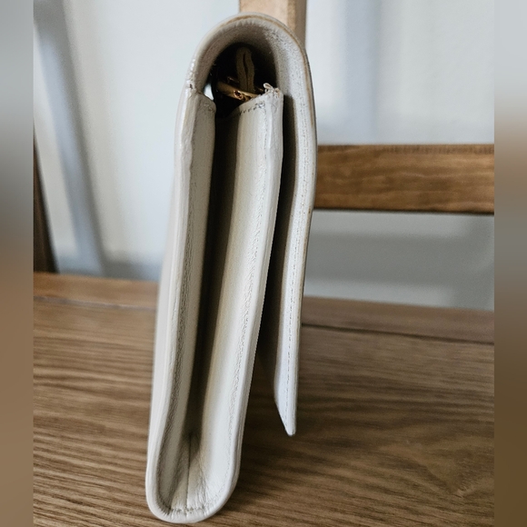 YSL Cream Leather Clutch - Yves Saint Laurent - Picture 8 of 12